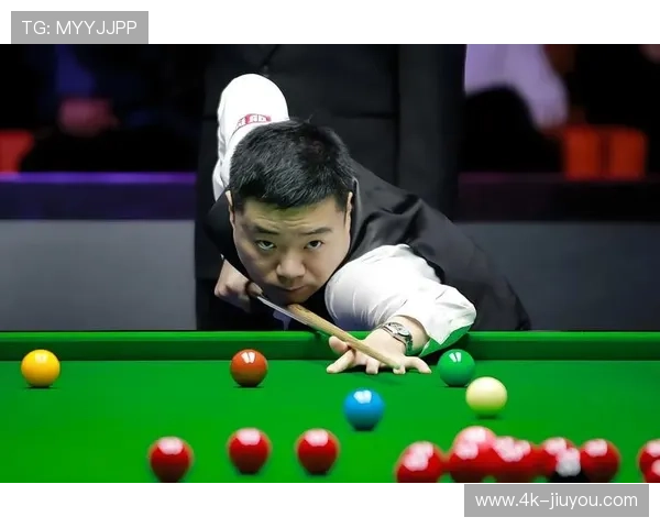 资格赛选手表现抢眼，正赛首轮即现精彩对决