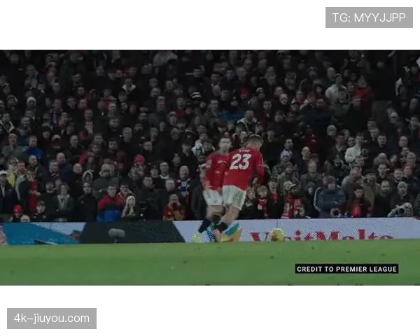 赛前动态：切尔西在训练中重点演练边后卫插上参与反击的套路